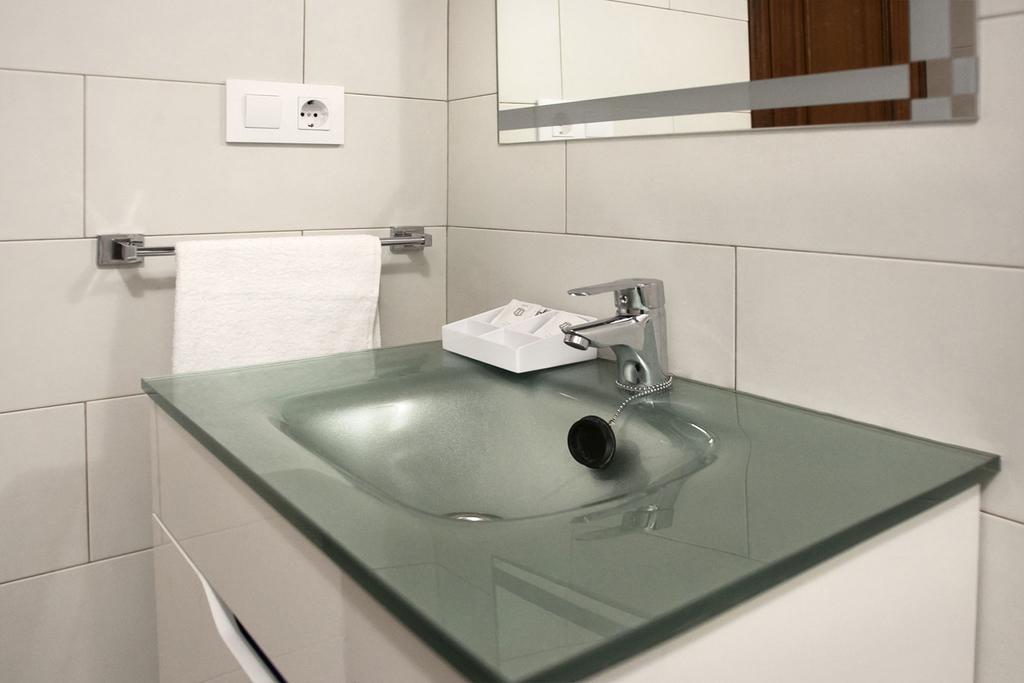 Hostal Crisol A Coruña Dış mekan fotoğraf