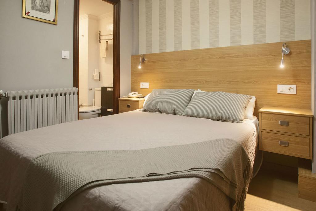 Hostal Crisol A Coruña Dış mekan fotoğraf